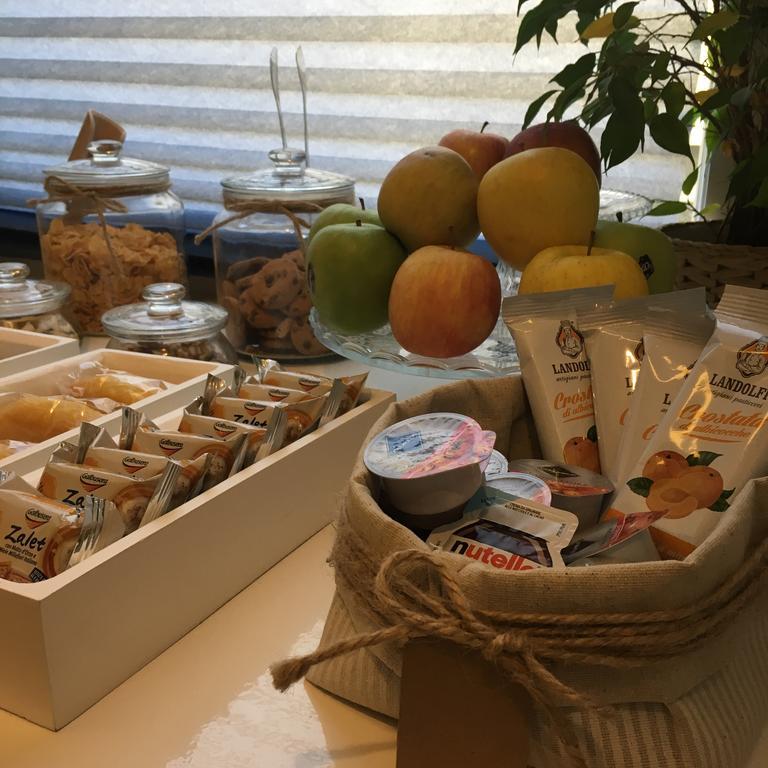 Starhost - Petit B&B サレルノ エクステリア 写真